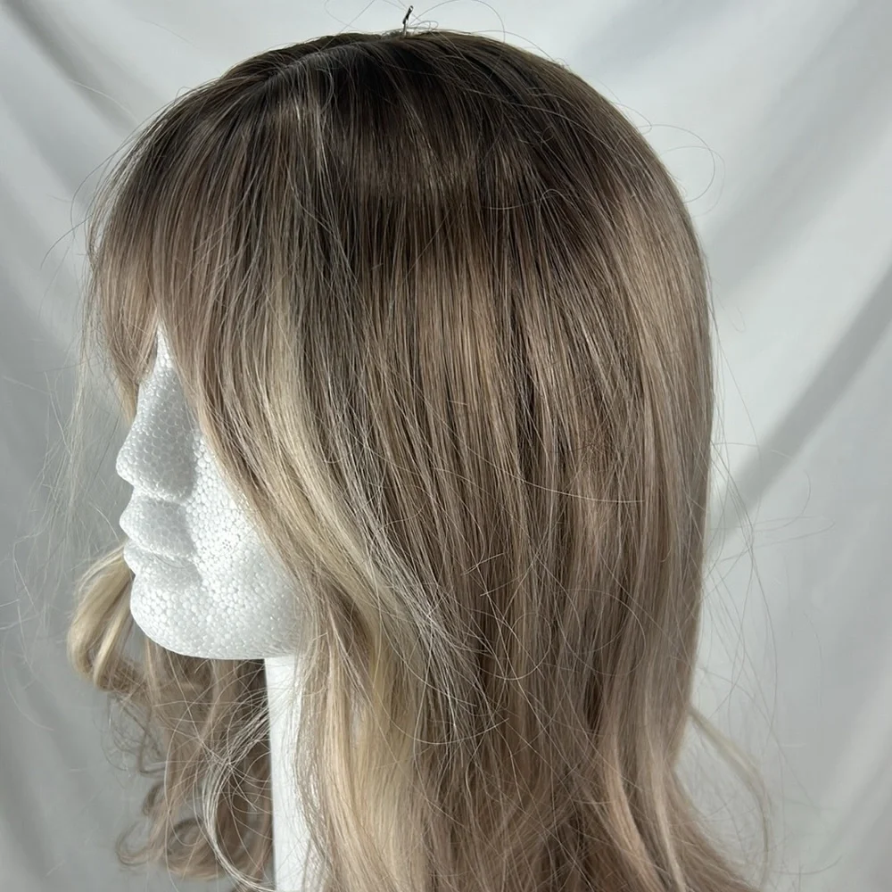 004 Ash Blonde Wavy Ombré LONG 24” - pictures don't do it justice, very pretty w